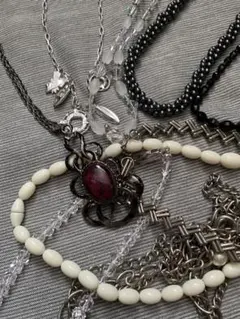 多層、ビーズ付き、チェーン付き ネックレス　アクセサリー