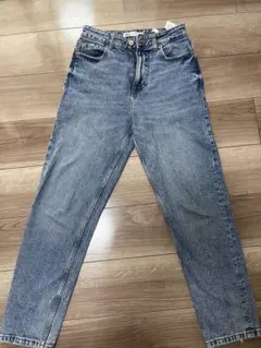 ZARA デニムパンツ ウォッシュドブルーのサムネイル