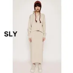 SLY スライ　セーター　ニット　ハーフジップ　アイボリー　長袖　ハイネック
