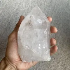 ブラジル産・カテドラル水晶】レリーフ状の重厚な結晶 116g 原石