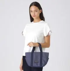 ブルーレーベルクレストブリッジ 新品ネイビー リバーシブルミニトートバッグ