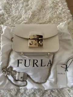 FURLA ショルダーバッグ ホワイト　レザー ショルダーバッグ メトロポリス