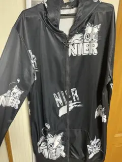 NieR CLOTHING 総柄 ジップアップパーカー Lサイズのサムネイル