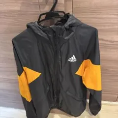 adidas ウインドブレーカー