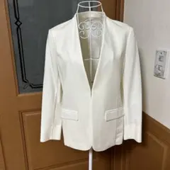 23区 ホワイト 綺麗めノーカラージャケット 春物
