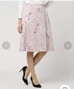 ウィルセレクション ガーデンブーケタックスカート　M ピンク　ベージュ　花柄のサムネイル