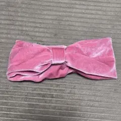 ベルベット ピンク ヘアバンド リボンデザイン　ベロア素材