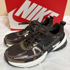 【新品】NIKE V2K RUN ナイキ カジュアル メンズ ブラウン
