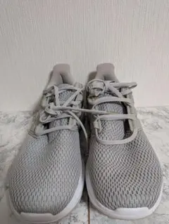 adidasグレー メッシュ ランニングシューズ