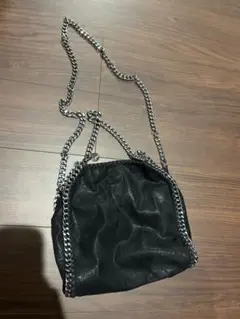 ブラックショルダーバッグ チェーンストラップ付き