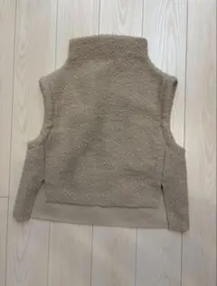 ノースリーブニットベスト