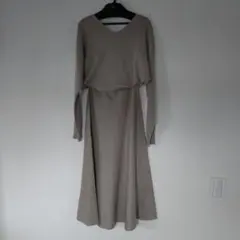 MAITRESSE メトリーゼ ワンピース ベージュ Vネック