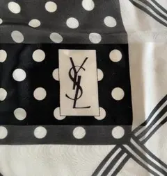 イヴサンローラン　大判シルクスカーフ