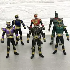 週末限定】仮面ライダークウガ&アギト ソフビフィギュアセット - メルカリ