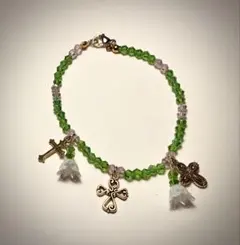 ハンドメイド ブレスレット 花と十字架付き