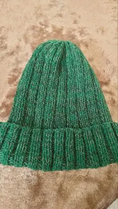 チャイハネ　ウール 緑色 ニット帽 ロゴ付き