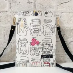 ハンドメイド　サコッシュ　ショルダー　ねこ柄　北欧　オフホワイト