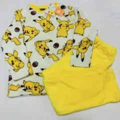 新品　ピカチュウ柄　フリースパジャマ　130㎝　ポケモン