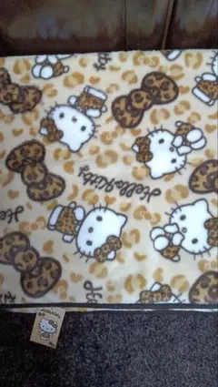 C-na様　新品ハローキティ ヒヨウ柄 ブランケット