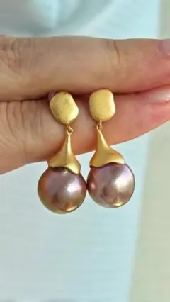 【存在感抜群】12.5mm 大粒エジソンパール 耳飾り メタリック 艶消し金