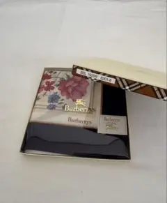 【新品未使用】Burberrys 花柄ハンカチ