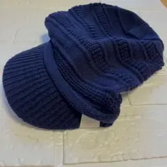つば付きニット帽 ネイビー