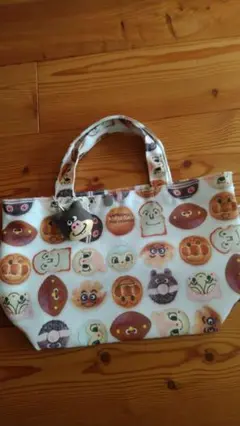 アンパンマンミュージアム限定 ジャムおじさんのパン工場 パン柄バッグ