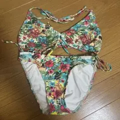 ブラジリアン　ビキニ　水着