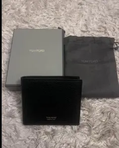 美品　TOM FORD 二つ折り財布 ブラック レザー　送料込みのサムネイル