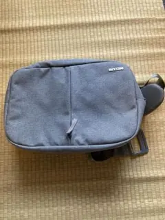 Incase ショルダーバッグ グレーのサムネイル