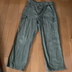 ユニクロ　ワイドストレートカーゴパンツ