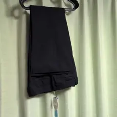 黒（黒よりの紺色） スラックス ポリエステル混紡