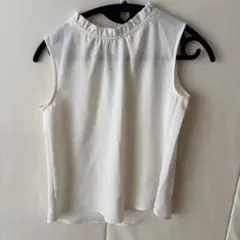 GU ジーユフリルネック ノースリーブブラウス 白 Mサイズ