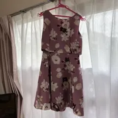 BE RADIANCE 薄紫 花柄 ノースリーブ ワンピースのサムネイル