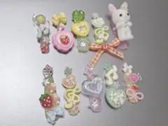 平成女児　ネイルチップ　うさぎ　いちご　ねこ　ゴテゴテ　クローバー　ウィッシュ