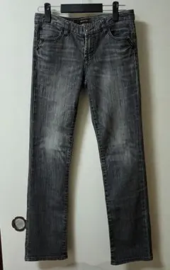 レディース ブラック ストレートデニム 黒　ウエスト 28