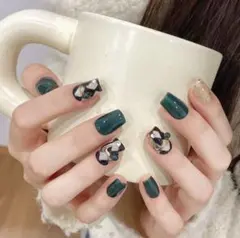 【Sサイズ】◎【新品・即購入可】ちょっぴりレトロで、めちゃ新しいネイルチップ