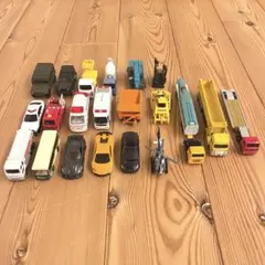 トミカ　ミニカー　まとめ売り　セット　車　トラック　パトカー　救急車