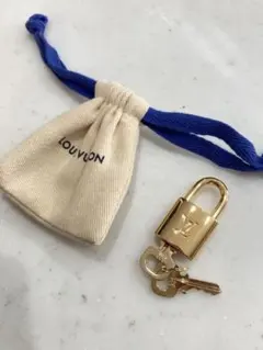 Louis Vuitton 南京錠 鍵付き