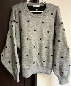 【レディース】ニット　Lサイズ 【美品】グレーに黒の水玉
