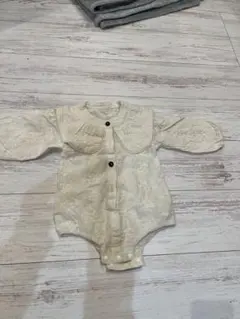 アイボリー　レースと花柄刺繍のロンパース80