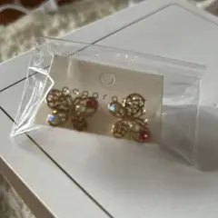 蝶デザイン スタッドピアス