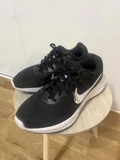 NIKE ナイキ レボリューション 25.5