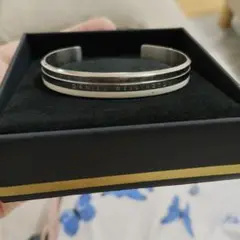 DANIEL WELLINGTON シルバーバングル