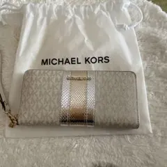⭐︎新品⭐︎値下げしました⭐︎MICHAEL KORS メタリック二つ折り財布