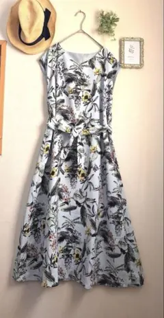 tocco closet☆ロングワンピース　ボタニカル　紐ベルト　スカイブルー