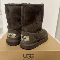 UGG キッズムートンブーツ チョコレート 12 17.5cmのサムネイル