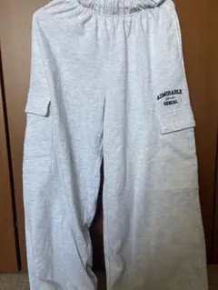 カーゴポケット付きグレージョガーパンツ