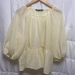 ZARA 長袖 ドット柄 ペプラムブラウスのサムネイル