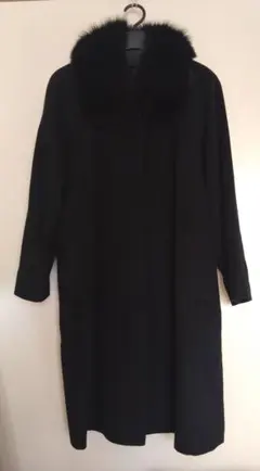ファー襟付きブラックロングコート　カシミア素材